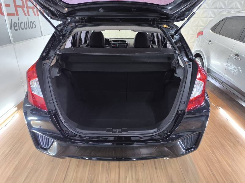 HONDA - FIT - 2014/2015 - Preta - R$ 66.900,00