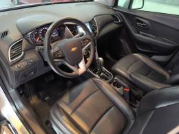 CHEVROLET - TRACKER - 2018/2018 - Prata - R$ 92.900,00