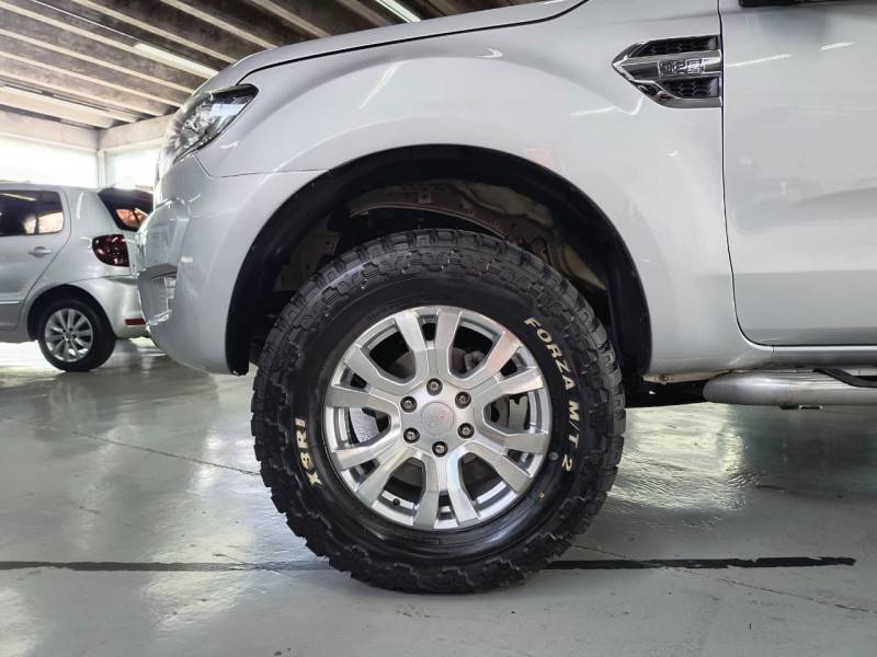 FORD - RANGER - 2017/2018 - Prata - R$ 139.900,00