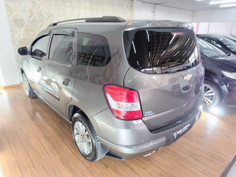 CHEVROLET - SPIN - 2013/2014 - Cinza - R$ 48.900,00