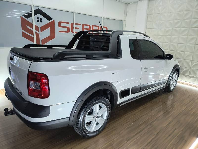VOLKSWAGEN - SAVEIRO - 2011/2012 - Branca - R$ 49.900,00