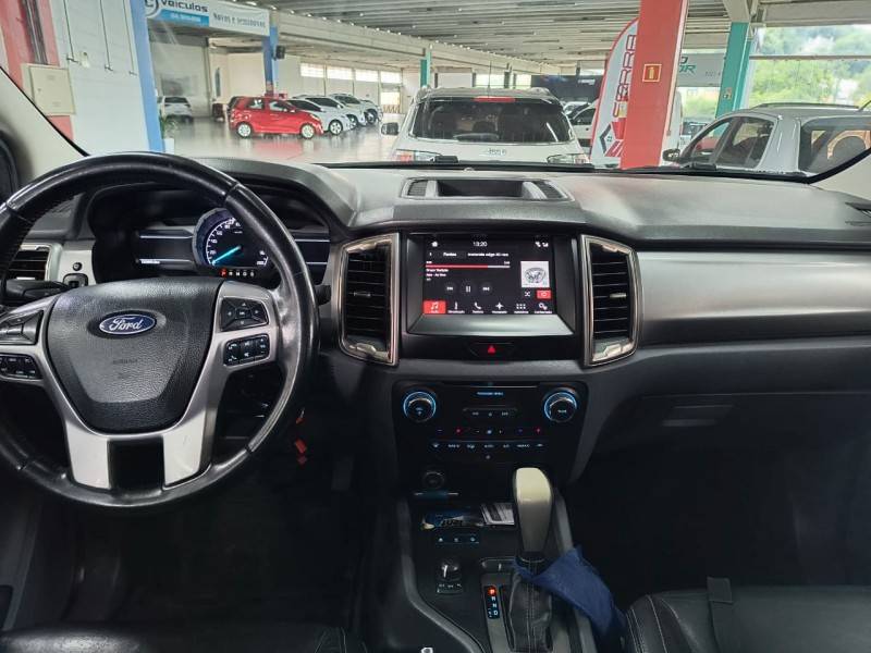 FORD - RANGER - 2017/2018 - Prata - R$ 139.900,00