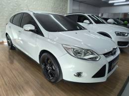 FORD - FOCUS - 2015/2015 - Branca - R$ 57.900,00