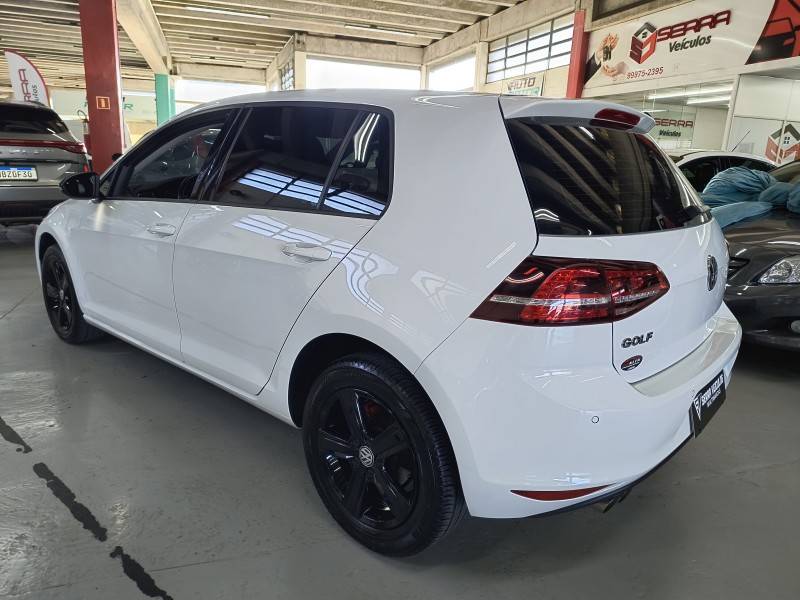 VOLKSWAGEN - GOLF - 2017/2017 - Branca - R$ 99.900,00