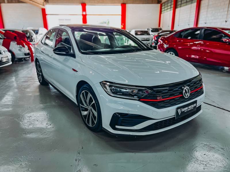 VOLKSWAGEN - JETTA - 2019/2019 - Branca - R$ 159.900,00