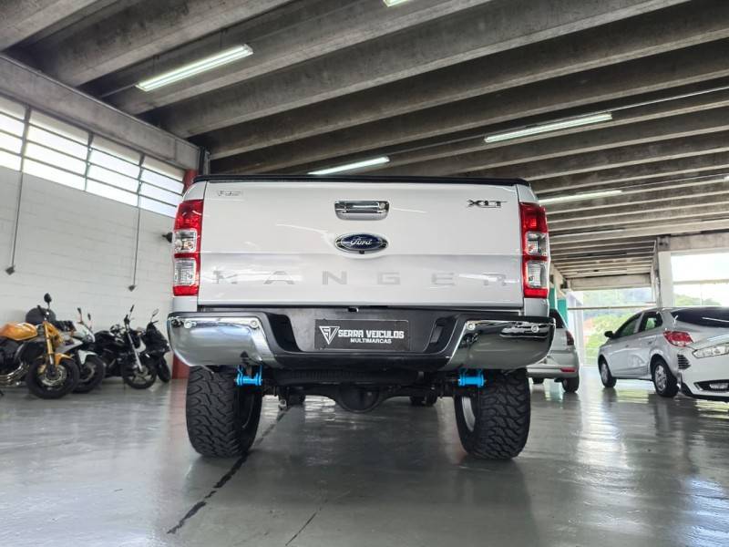 FORD - RANGER - 2017/2018 - Prata - R$ 139.900,00