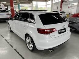 AUDI - A3 - 2013/2014 - Branca - R$ 95.900,00