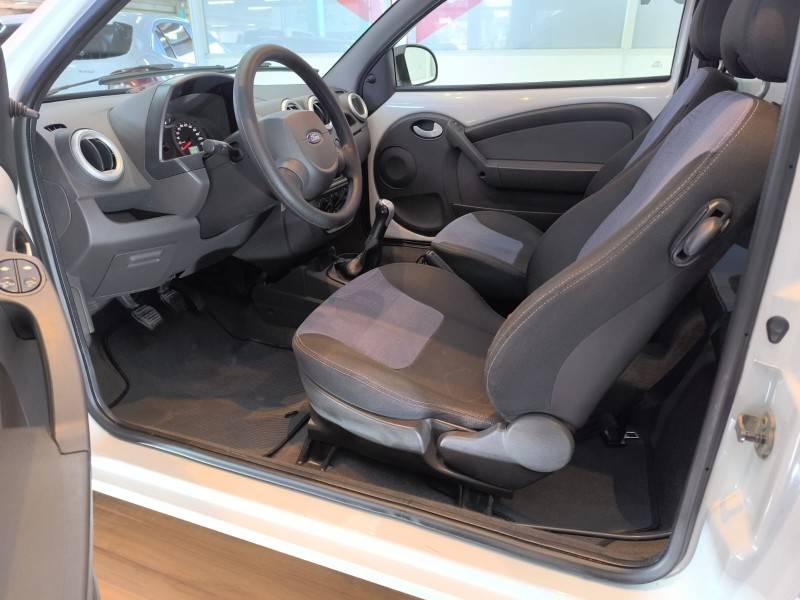 FORD - KA - 2012/2013 - Branca - R$ 29.900,00