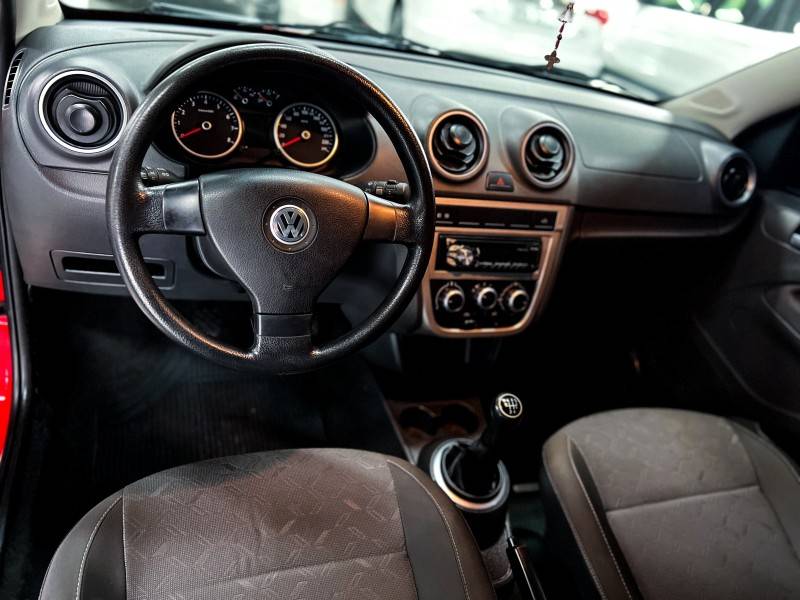 VOLKSWAGEN - SAVEIRO - 2012/2013 - Vermelha - R$ 49.900,00