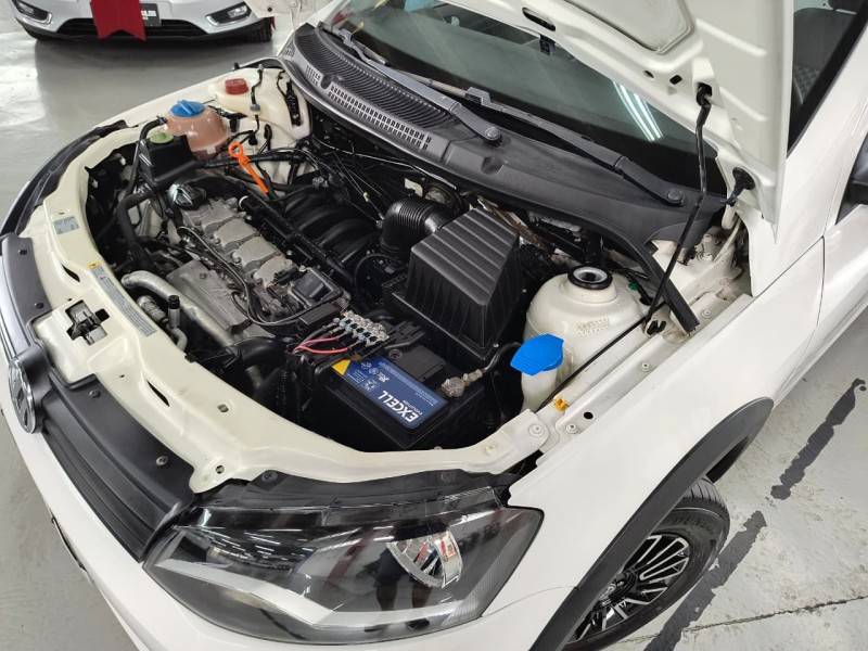 VOLKSWAGEN - SAVEIRO - 2014/2015 - Branca - R$ 47.900,00