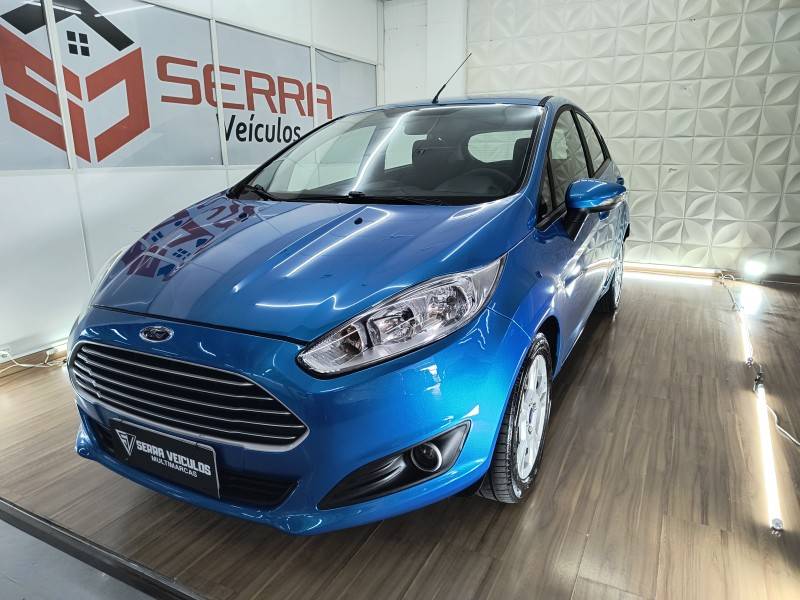 FORD - FIESTA - 2013/2014 - Azul - R$ 42.900,00
