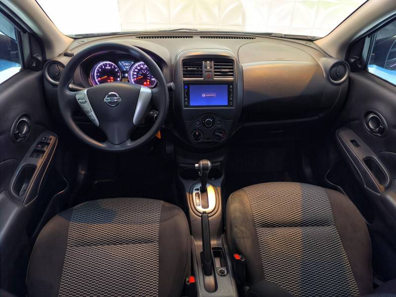 NISSAN - VERSA - 2021/2021 - Cinza - R$ 69.900,00