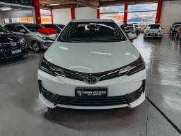 TOYOTA - COROLLA - 2017/2018 - Branca - R$ 105.900,00