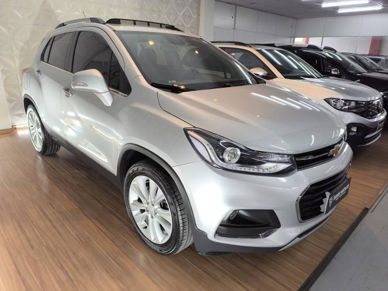 CHEVROLET - TRACKER - 2018/2018 - Prata - R$ 92.900,00