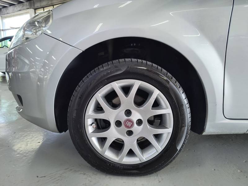 FIAT - PUNTO - 2009/2010 - Prata - R$ 29.900,00