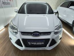 FORD - FOCUS - 2015/2015 - Branca - R$ 57.900,00