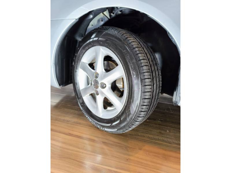 TOYOTA - FIELDER - 2006/2006 - Prata - R$ 41.900,00