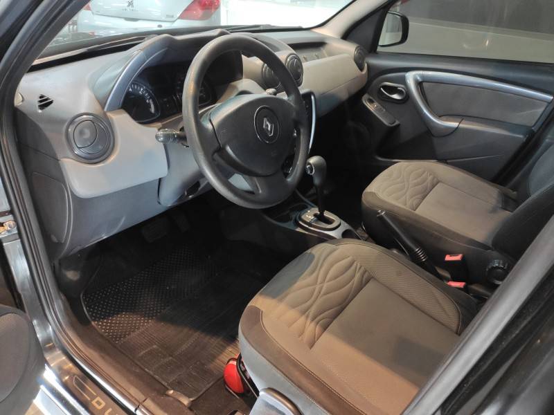 RENAULT - DUSTER - 2012/2013 - Preta - R$ 48.800,00