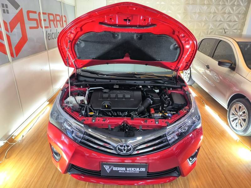 TOYOTA - COROLLA - 2015/2016 - Vermelha - R$ 85.900,00