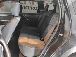 RENAULT - DUSTER - 2012/2013 - Preta - R$ 48.800,00