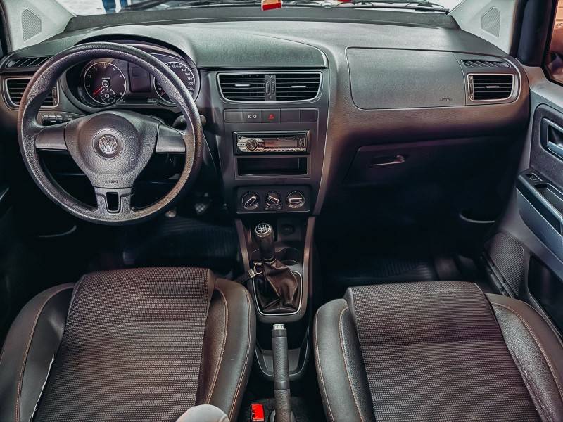 VOLKSWAGEN - FOX - 2012/2012 - Prata - R$ 40.900,00