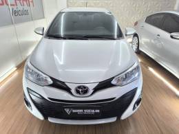 TOYOTA - YARIS - 2019/2019 - Branca - R$ 75.900,00