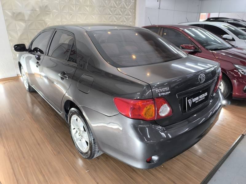 TOYOTA - COROLLA - 2010/2011 - Cinza - R$ 58.900,00