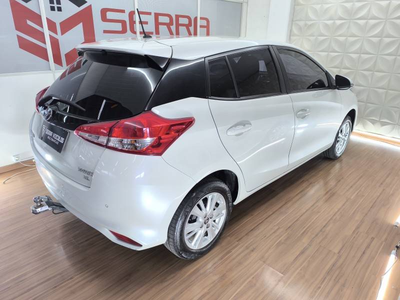 TOYOTA - YARIS - 2019/2019 - Branca - R$ 75.900,00