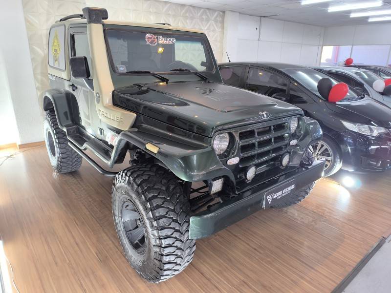 TROLLER - T4 - 2008/2008 - Verde - R$ 99.900,00