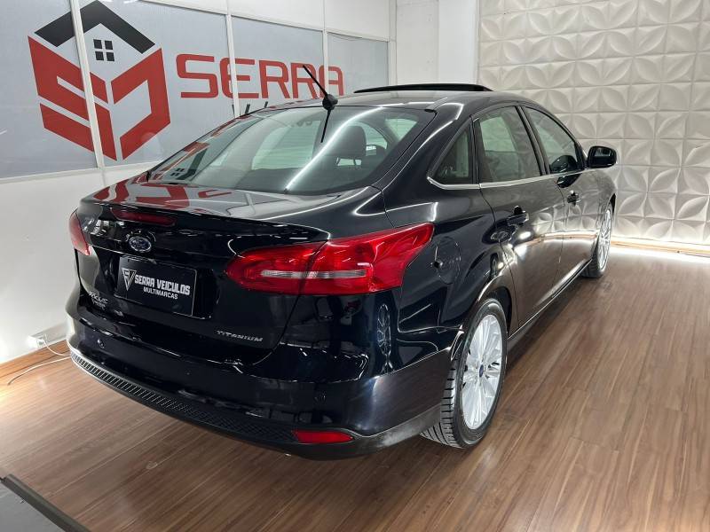 FORD - FOCUS - 2018/2019 - Preta - R$ 79.900,00