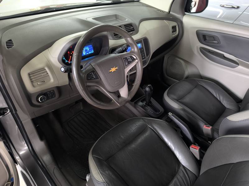 CHEVROLET - SPIN - 2013/2014 - Cinza - R$ 48.900,00