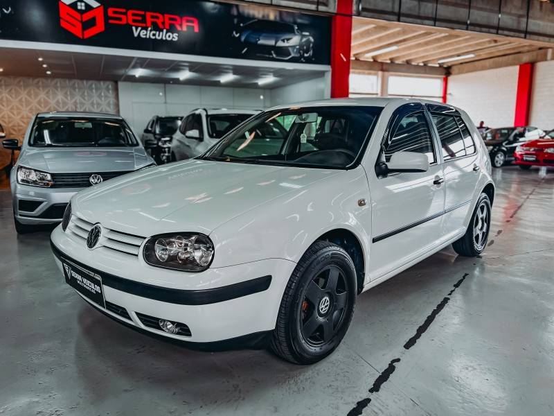VOLKSWAGEN - GOLF - 2002/2002 - Branca - R$ 28.900,00
