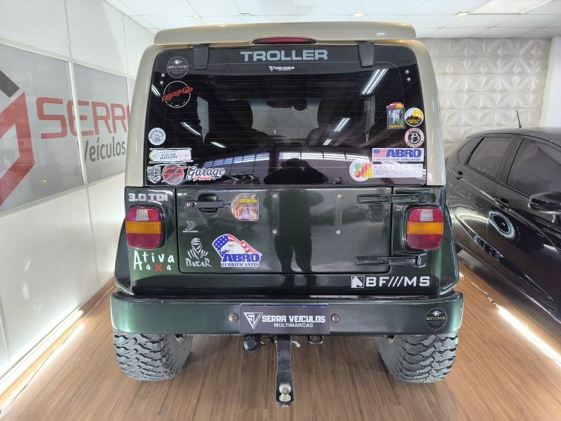 TROLLER - T4 - 2008/2008 - Verde - R$ 99.900,00