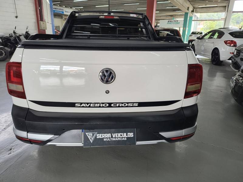 VOLKSWAGEN - SAVEIRO - 2017/2018 - Branca - R$ 78.900,00