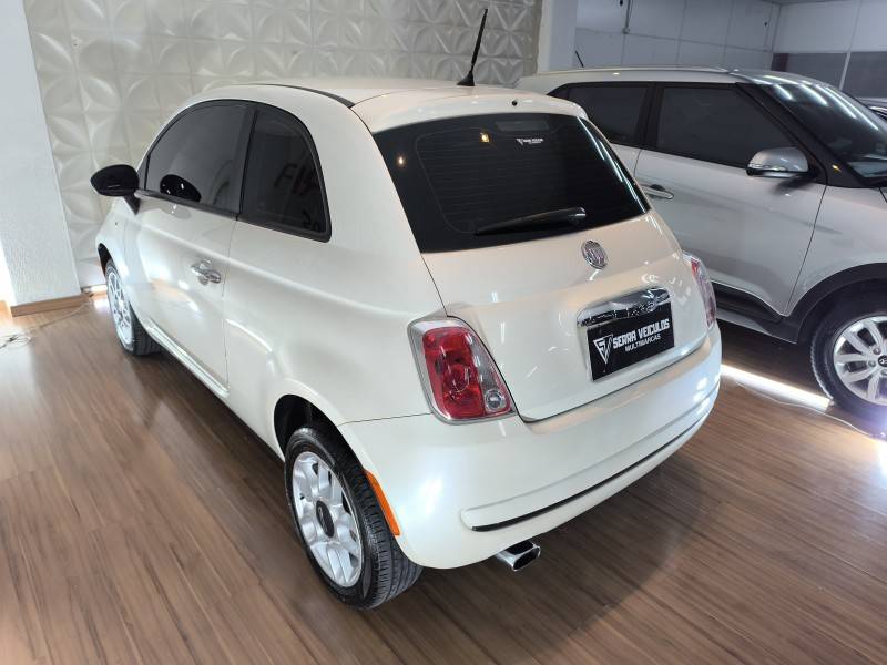 FIAT - 500 - 2011/2012 - Branca - R$ 42.900,00