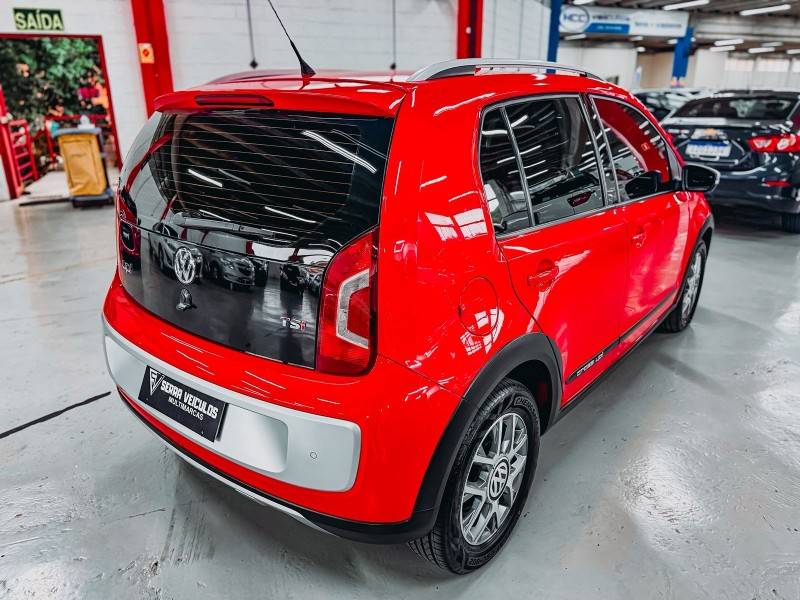 VOLKSWAGEN - UP - 2015/2016 - Vermelha - R$ 56.900,00