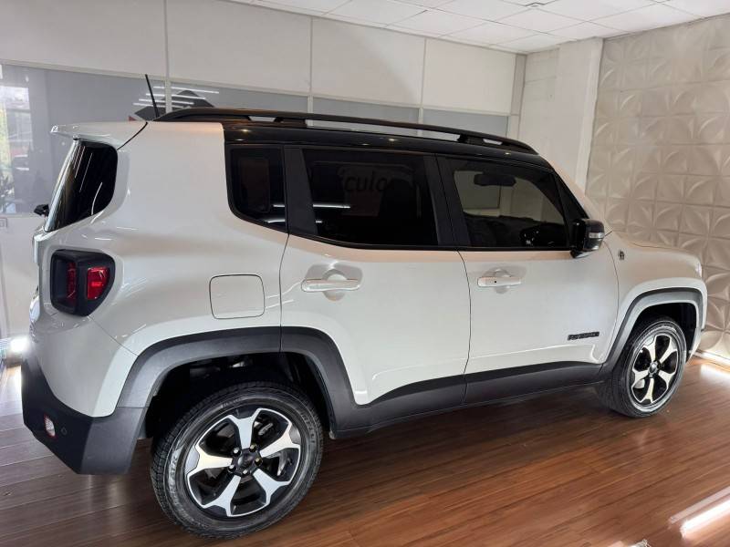 JEEP - RENEGADE - 2018/2019 - Branca - R$ 112.900,00