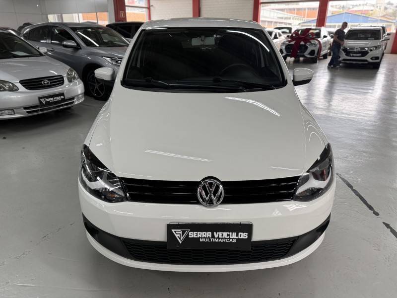 VOLKSWAGEN - FOX - 2012/2013 - Branca - R$ 41.900,00