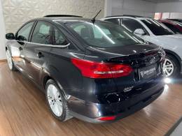 FORD - FOCUS - 2018/2019 - Preta - R$ 79.900,00