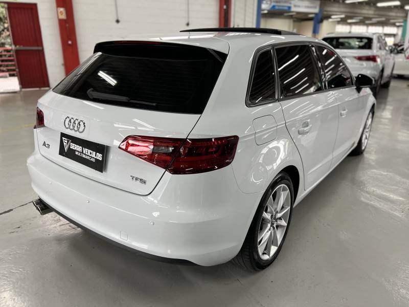 AUDI - A3 - 2013/2014 - Branca - R$ 95.900,00