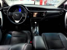 TOYOTA - COROLLA - 2017/2018 - Branca - R$ 105.900,00