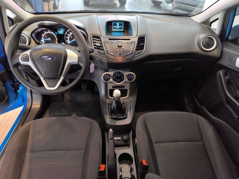 FORD - FIESTA - 2017/2017 - Azul - R$ 55.900,00