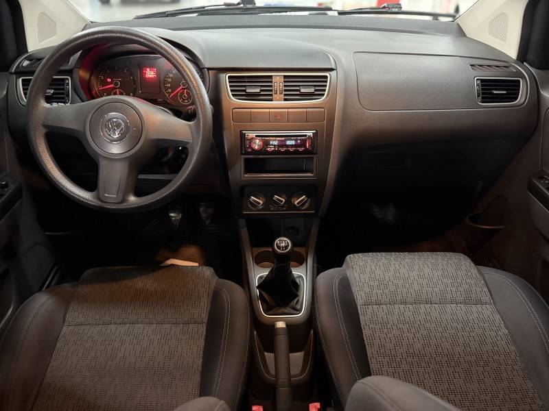VOLKSWAGEN - FOX - 2012/2013 - Branca - R$ 41.900,00