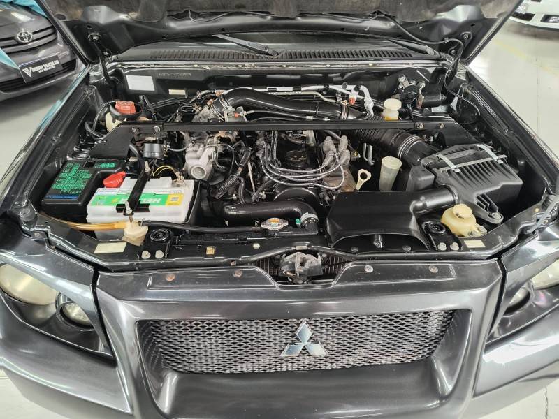 MITSUBISHI - PAJERO TR4 - 2008/2009 - Cinza - R$ 47.900,00