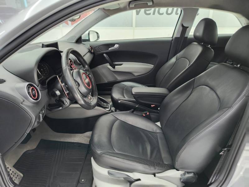 AUDI - A1 - 2010/2011 - Prata - R$ 54.900,00
