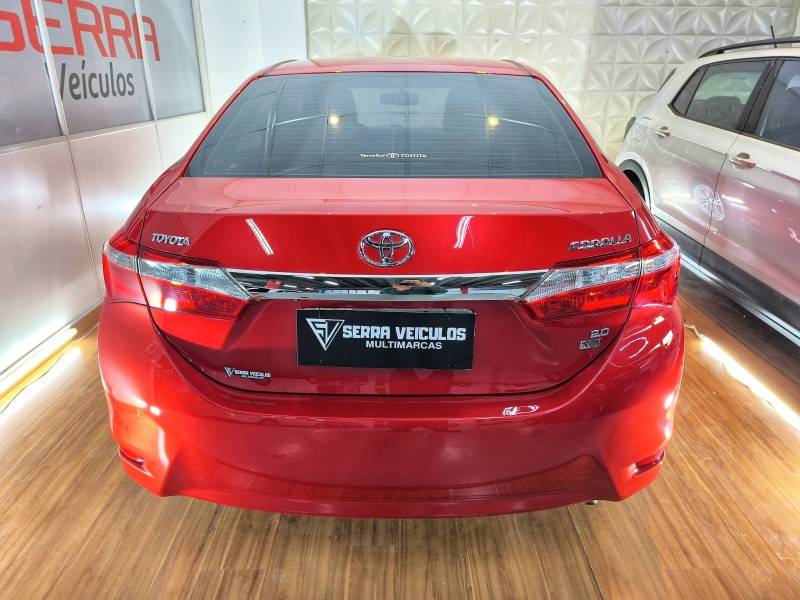 TOYOTA - COROLLA - 2015/2016 - Vermelha - R$ 86.900,00