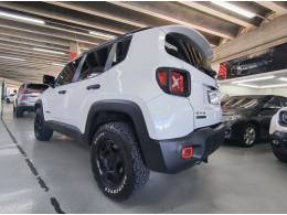 JEEP - RENEGADE - 2016/2017 - Branca - R$ 81.900,00