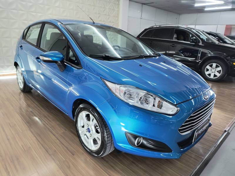 FORD - FIESTA - 2013/2014 - Azul - R$ 42.900,00