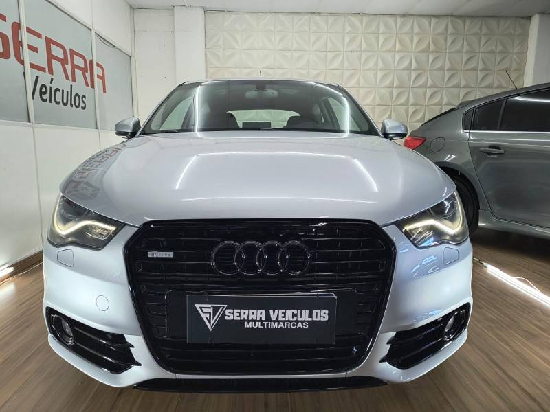 AUDI - A1 - 2010/2011 - Prata - R$ 54.900,00