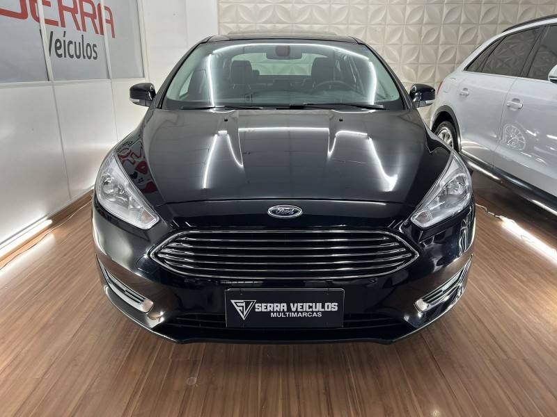 FORD - FOCUS - 2018/2019 - Preta - R$ 79.900,00
